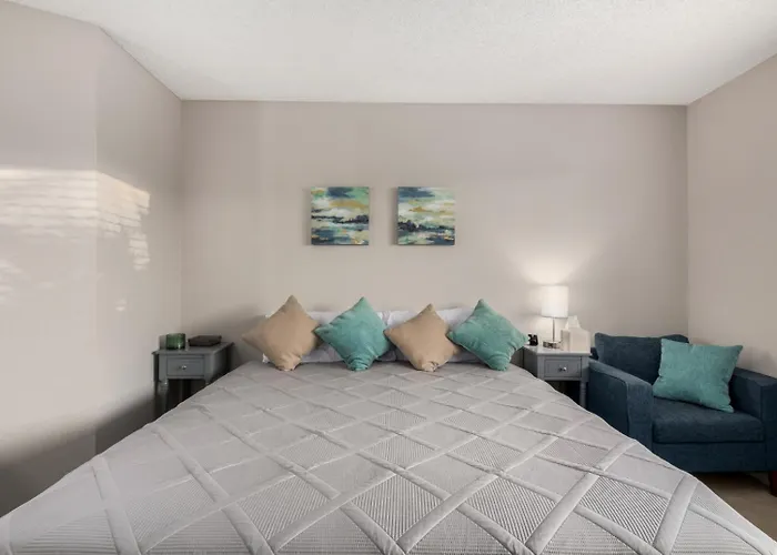 Super Sanctuary I 2 Bedroom Ensuite, Patio, Sunrises Holiday home *