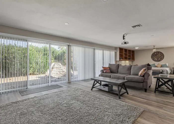 Super Sanctuary I 2 Bedroom Ensuite, Patio, Sunrises Holiday home